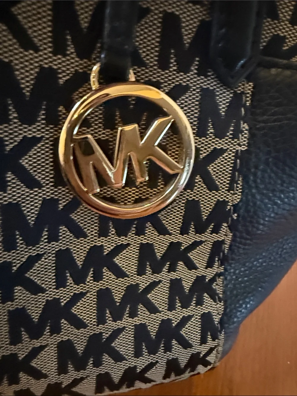 Michael Kors Bedford Large East/West Top Zip Tote Monogram Beige Black 15x10”